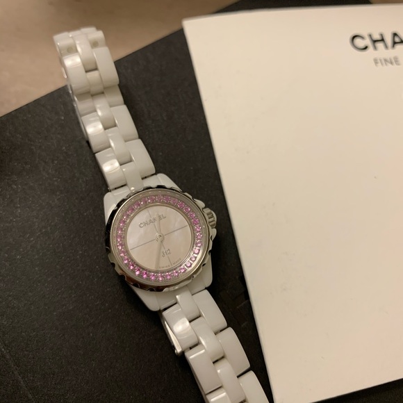 Collectors Edition: CHANEL J12 XS Watch Pink - Picture 4 of 8